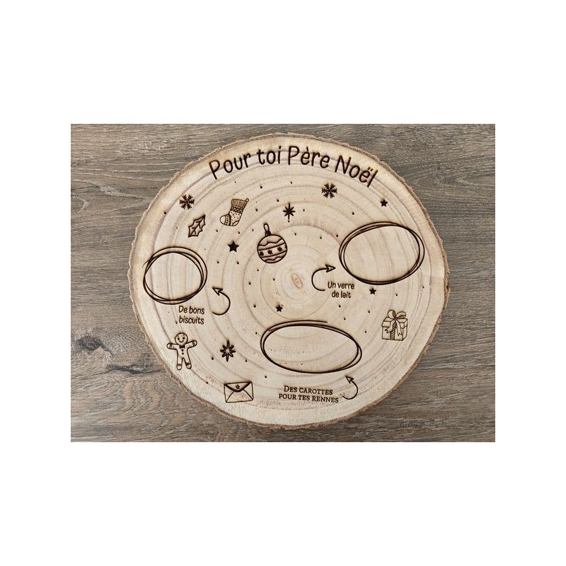 Plateau du père Noël sur rondin de bois