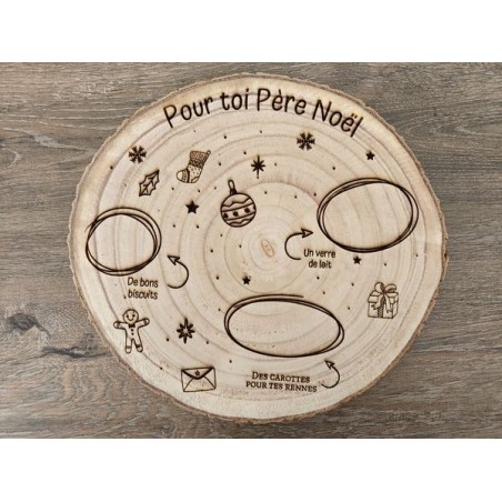 Plateau du père Noël sur rondin de bois